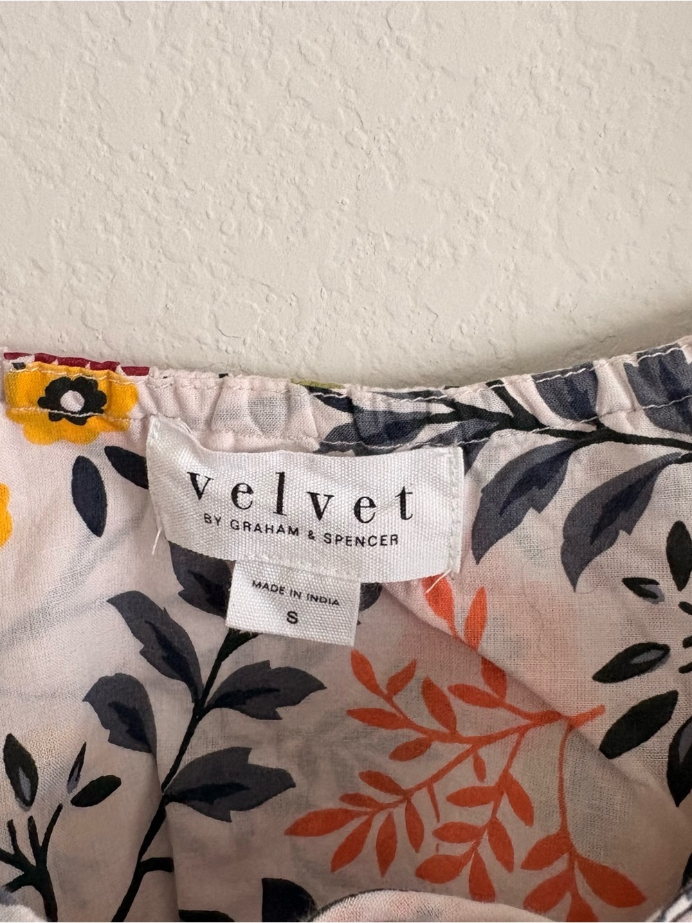 Velvet by Graham & Spencer White Multi Floral Peasant Top size S - Picture 8 of 11
